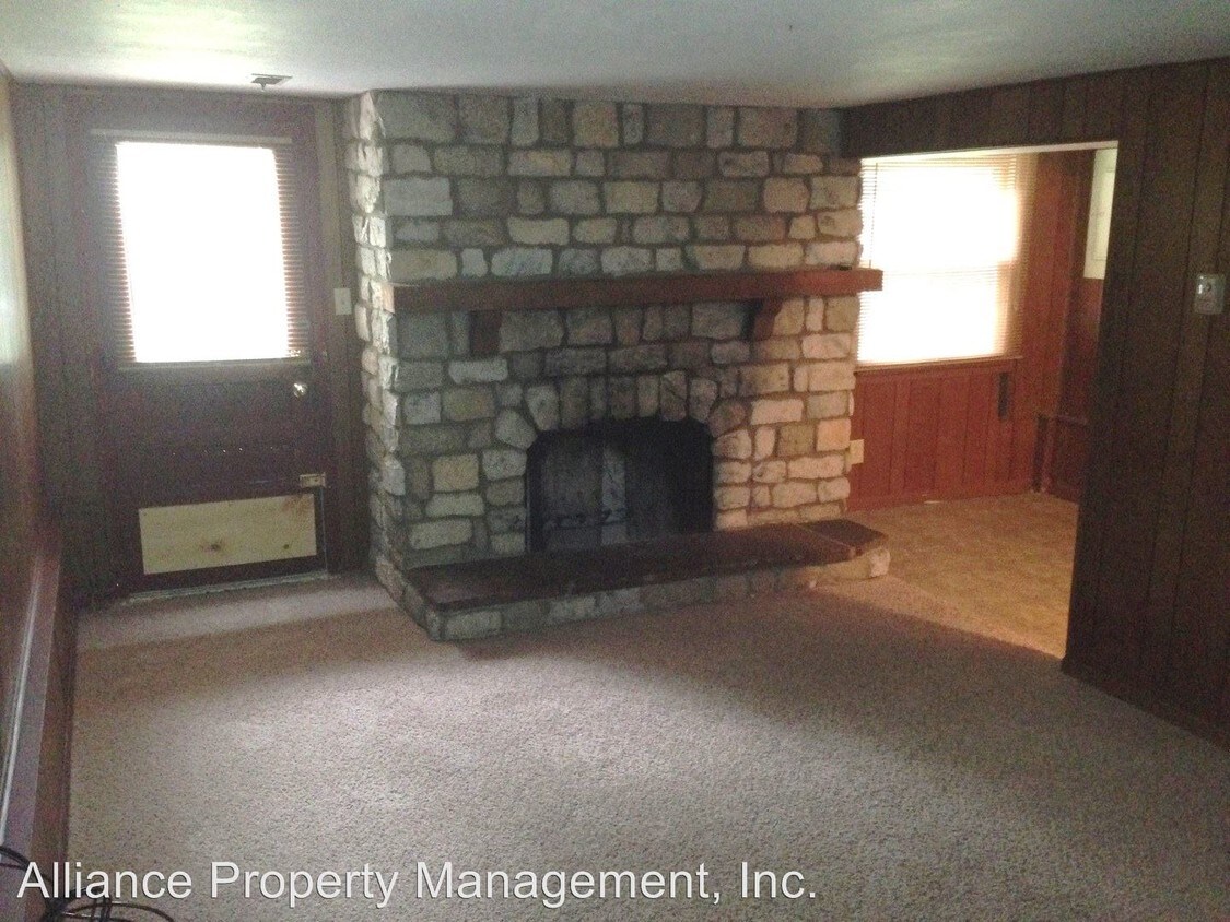 1411 Claflin Cir, Manhattan, KS 66502 Condo for Rent in Manhattan, KS