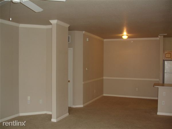 Building Photo - 12913 Tradd St