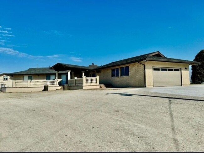 Foto del edificio - Charming 4br/2.5ba home on acreage in Desirable Rolling Hills SLO