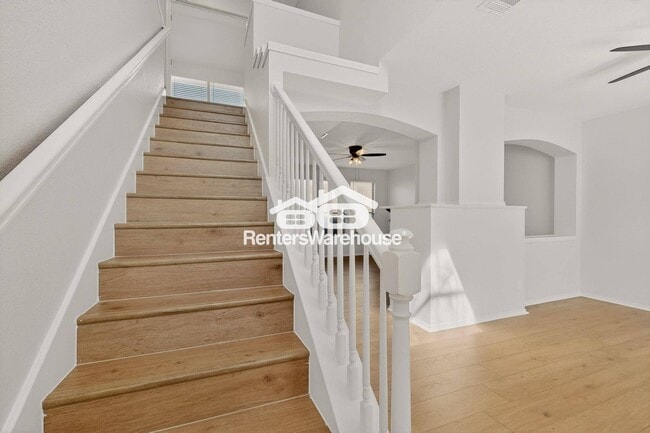 Foto del edificio - 4918 Silverweed Dr