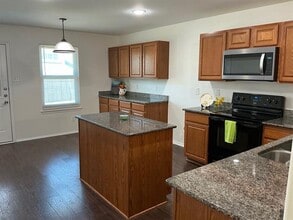Building Photo - 1224 Elkford Ln