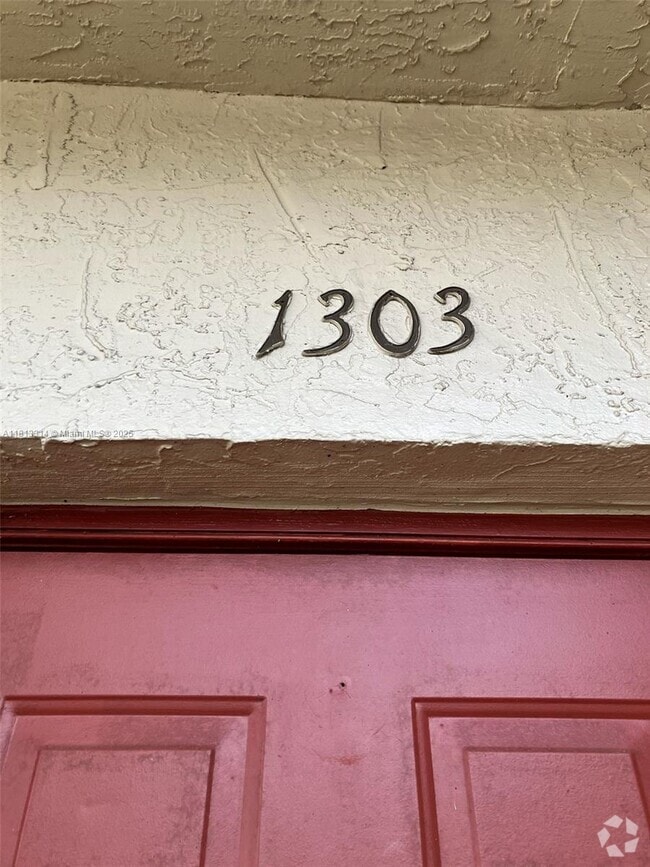Building Photo - 1303 Partridge Close
