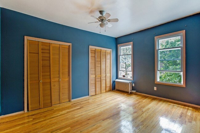 Interior Photo - 186 Russell St
