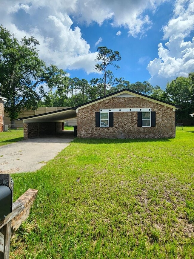 Building Photo - 728 Bacon Rd