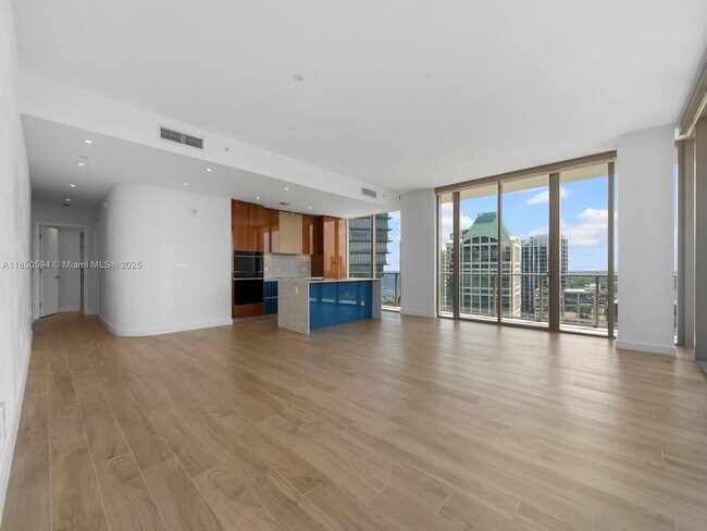 Foto del edificio - 2678 Tigertail Ave
