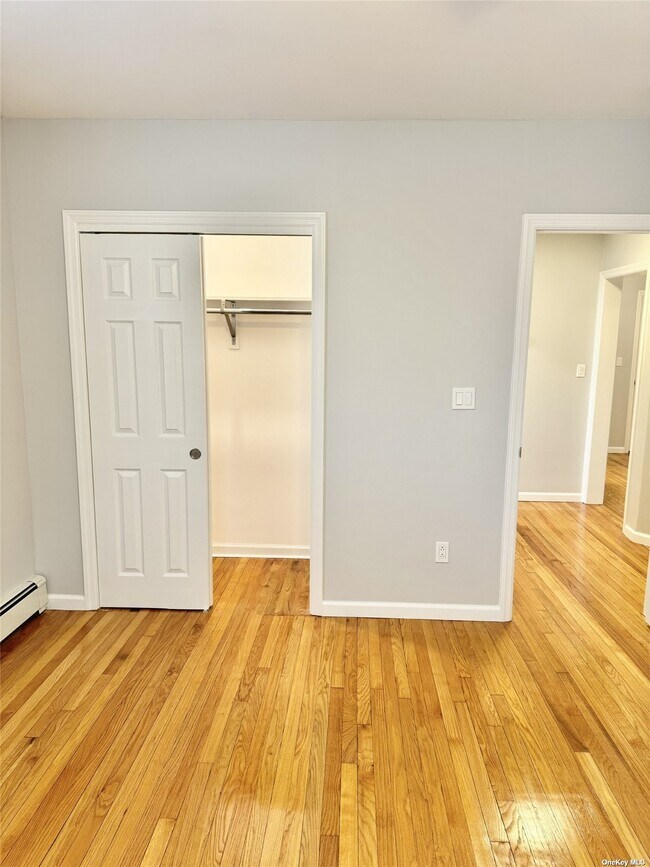 Foto del edificio - 239-10 Poplar St