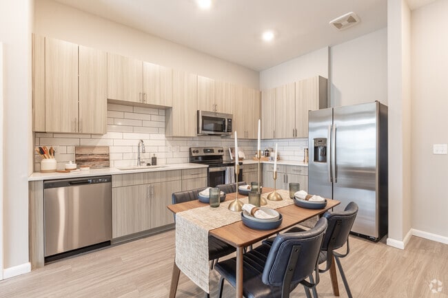 B2- 2BR, 2BA - Innsbrook Square