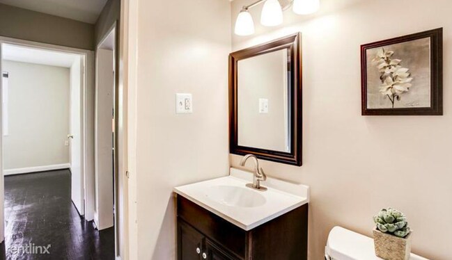Foto del edificio - 2053 N Woodstock St