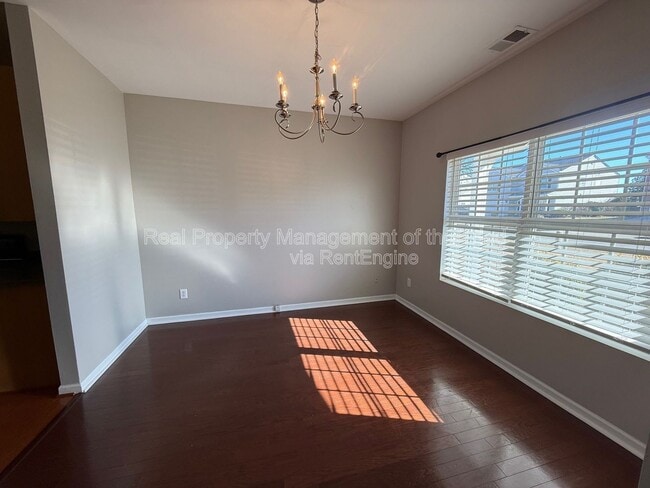 Foto del edificio - 5207 Silverbrook Dr