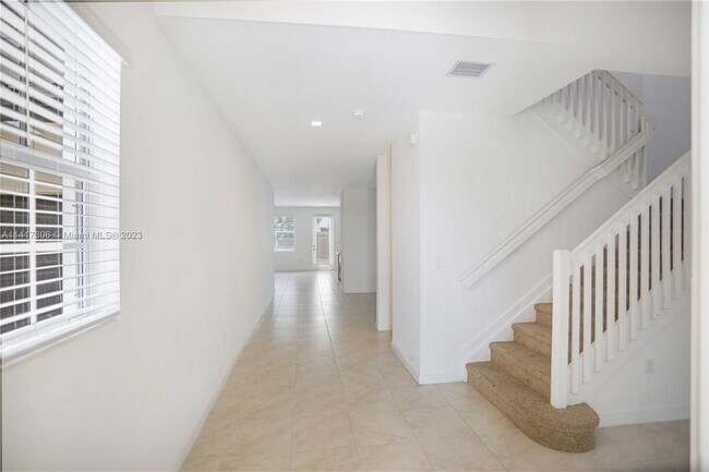 Building Photo - 11822 SW 244 Ln