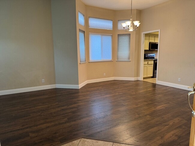 Building Photo - Beautiful single level corner lot