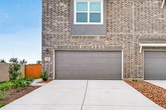 Building Photo - 2226 Salinas Dr