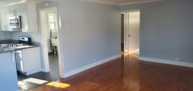 Foto del edificio - 2049 Magnolia Rd