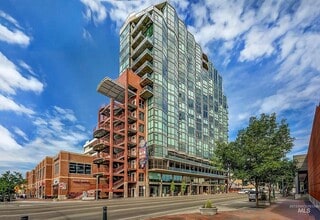 Building Photo - 851 W Front St