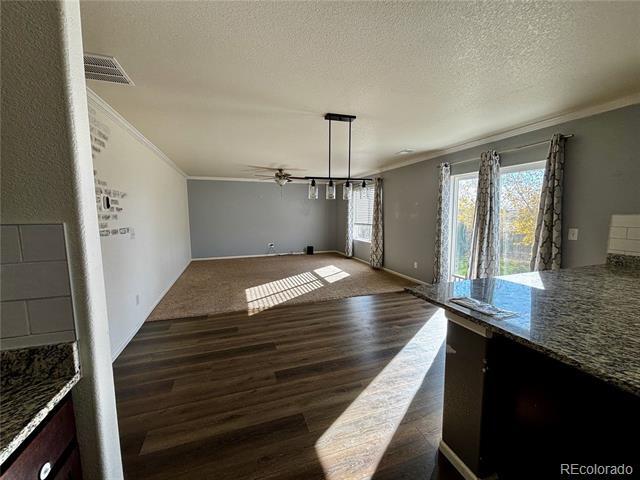 Foto del edificio - 47316 Lilac Ave