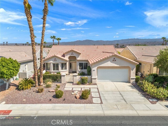 Foto del edificio - 78770 Golden Reed Dr