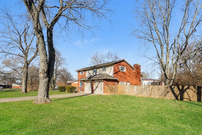 Building Photo - 8630 Meadowlark Dr