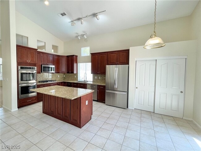 Building Photo - 20 Staghorn St