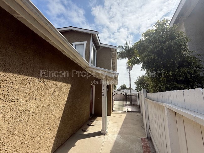Foto del edificio - 1540 Pyramid Ave