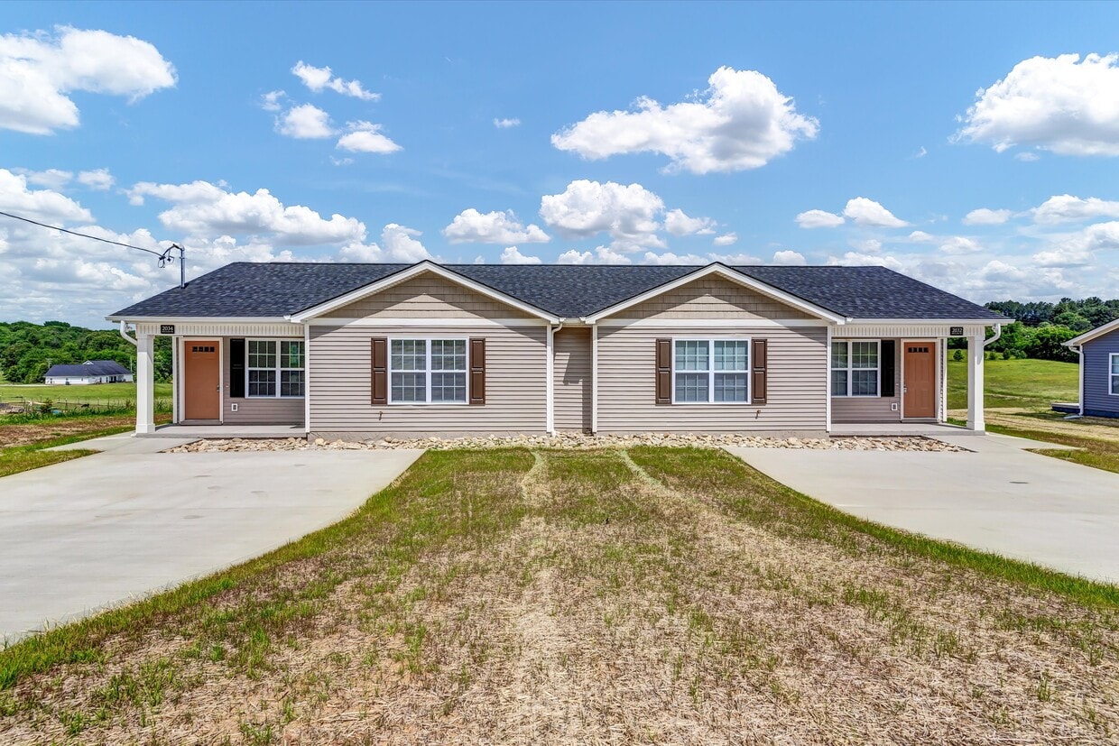 Primary Photo - 2022 McCleary Rd