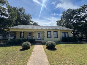 Building Photo - 314 Corsicana St