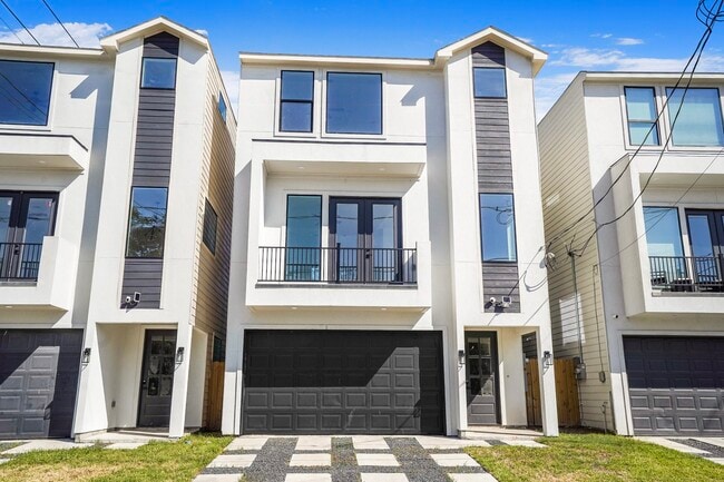 Building Photo - 1611 Shelby St