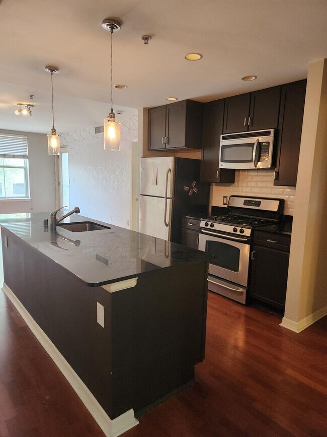 Foto del edificio - Classy 2 Bedroom 2 Bath Condo In the Heart...