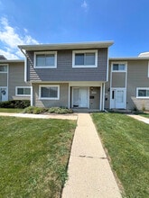 Building Photo - 940 Sandpiper Ct