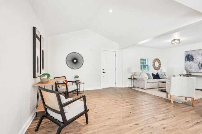 Foto del edificio - 2200 Irwin Bridge Rd NW