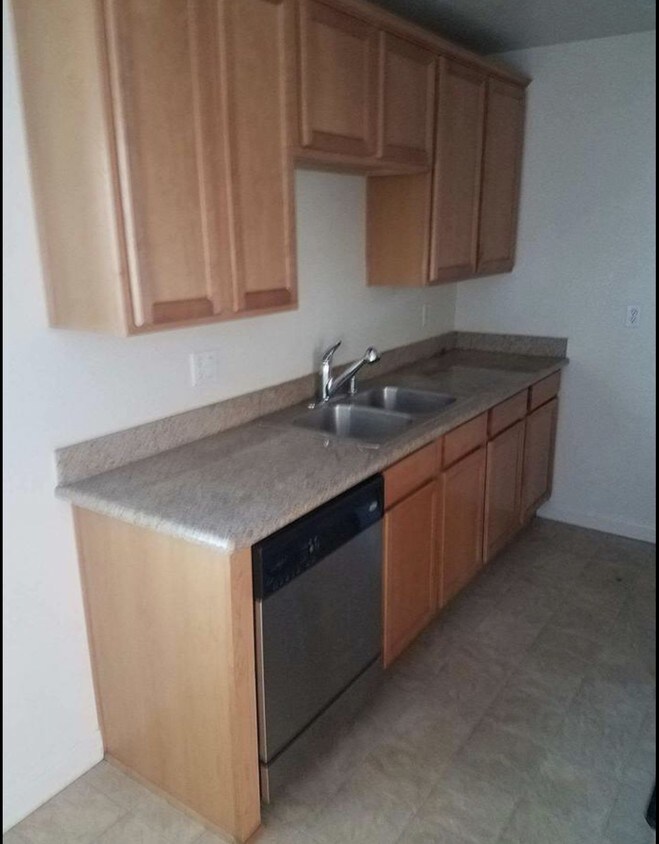 2360 Paseo de Laura, Oceanside, CA 92056 Condo for Rent in Oceanside