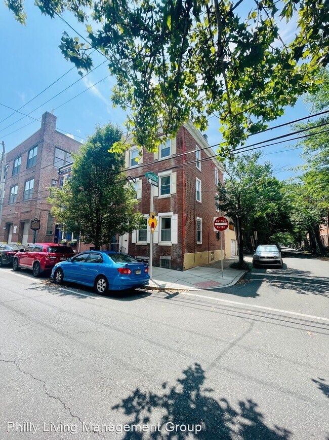 Building Photo - 4 br, 2.5 bath House - 1010 Bainbridge Street