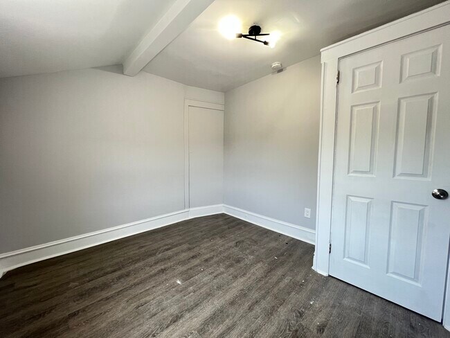 Unit 3 - 233 N 18th St