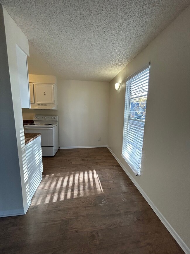 Building Photo - The Crossing Apartment Homes