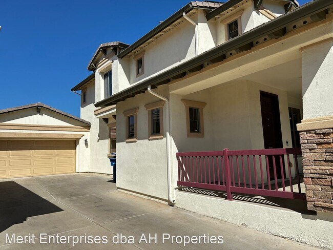 Building Photo - 3 br, 2.5 bath House - 15464 W ASTER DR