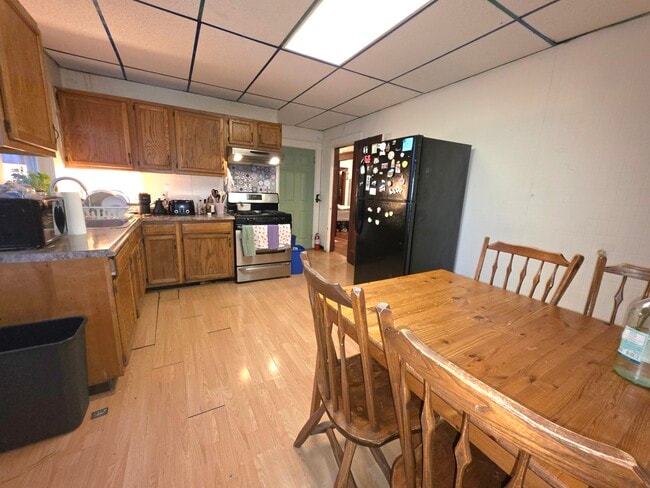 Foto del edificio - 27 Parker Hill Ave