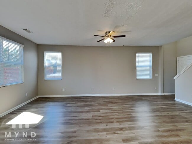 Building Photo - 228 Silver Spring St