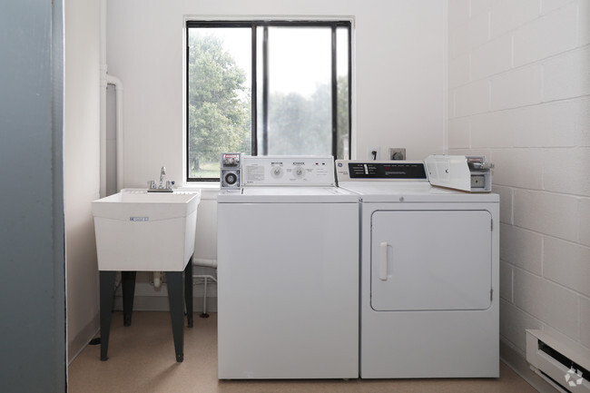 Laundry Room - Colonial Manor Apartments