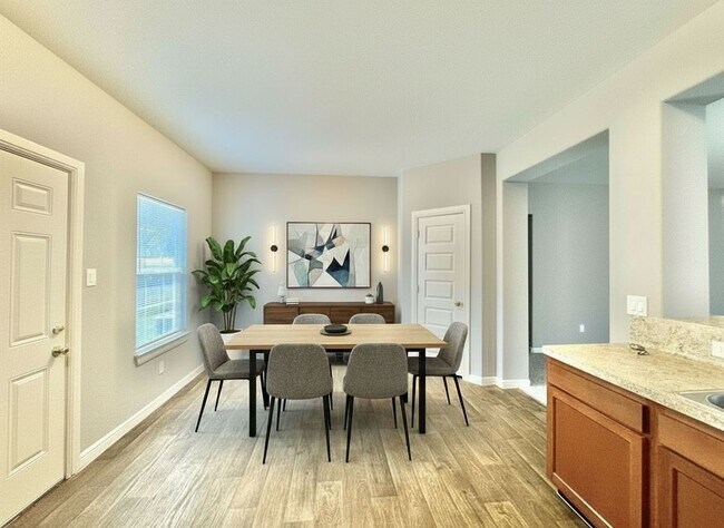 Foto del edificio - 6017 E Houston Rd