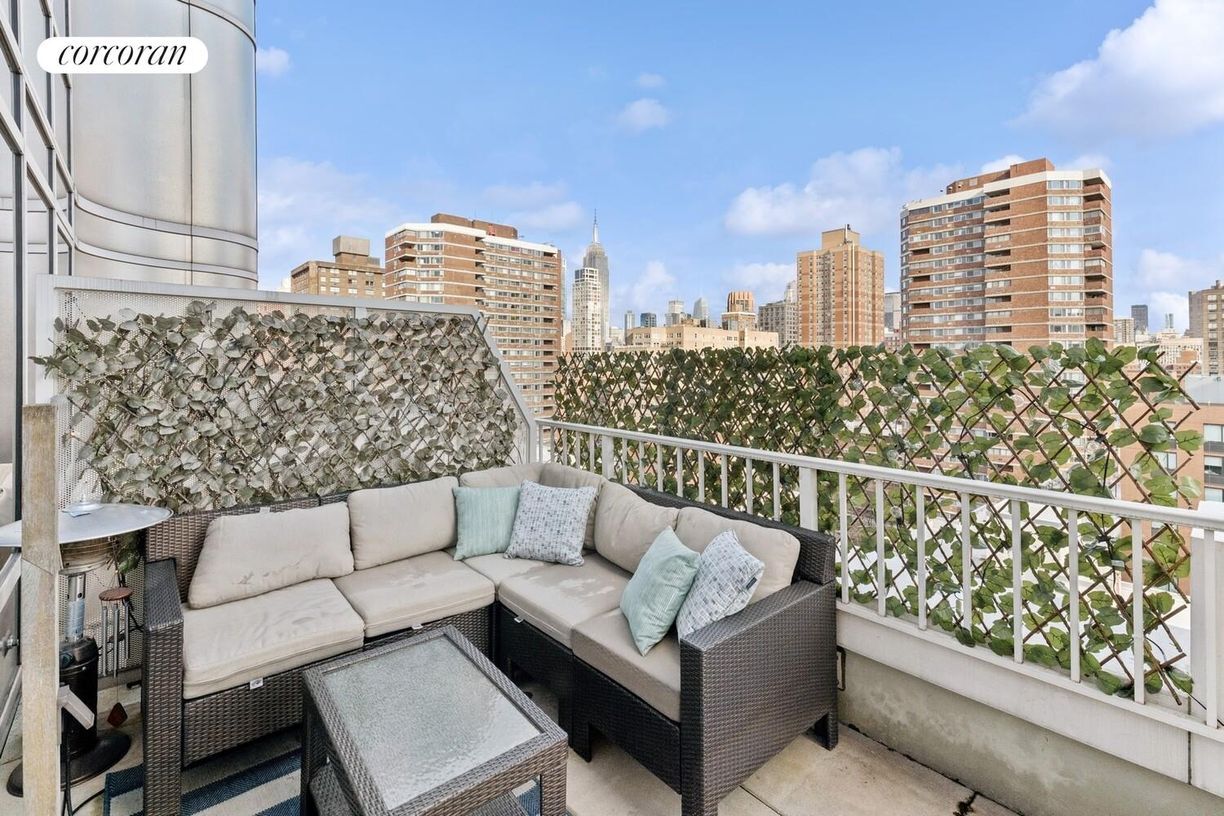 Foto principal - 340 E 23rd St