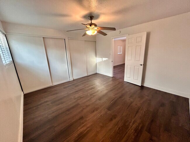 Foto del edificio - 1427 Hoover Ave