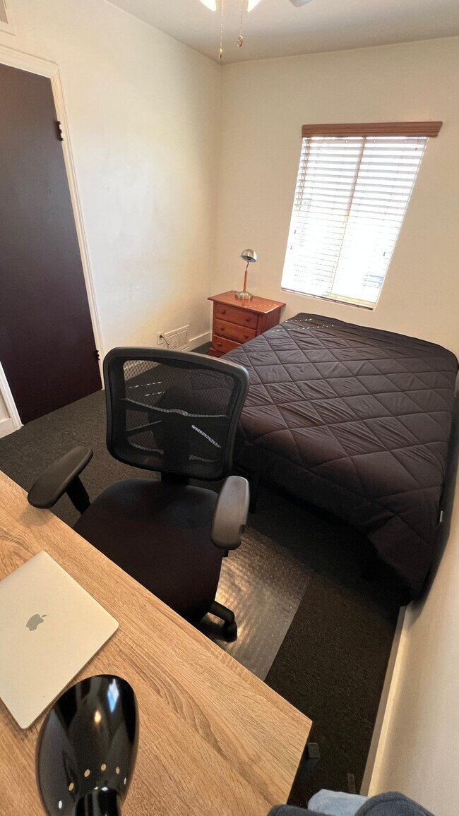 Foto del edificio - 4213 N Westview Dr