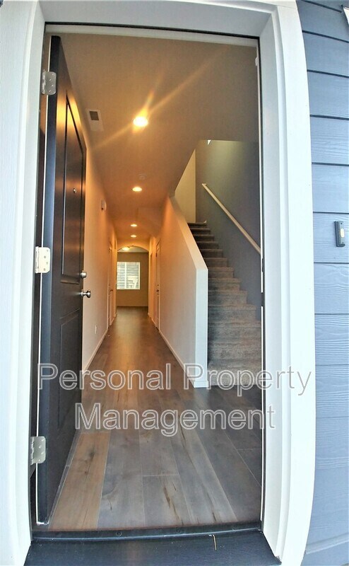 Building Photo - 1329 NE 72nd Way