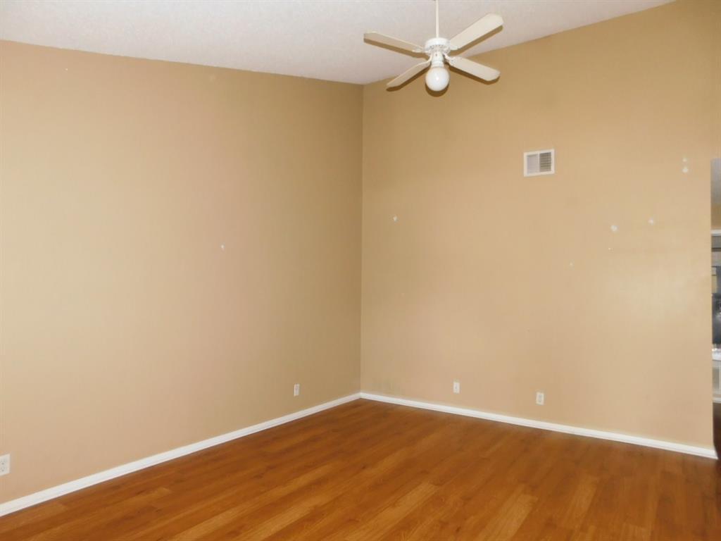 Foto del edificio - 8705 Piney Point Dr