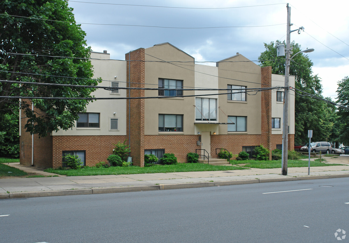 Building Photo - Asbury Garden Apartments