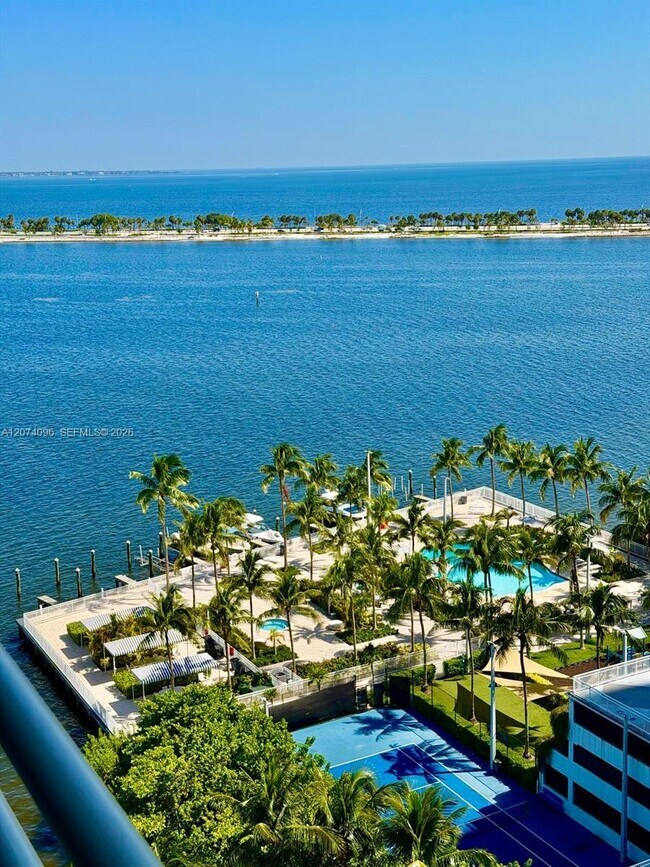 Foto del edificio - 2025 Brickell Ave