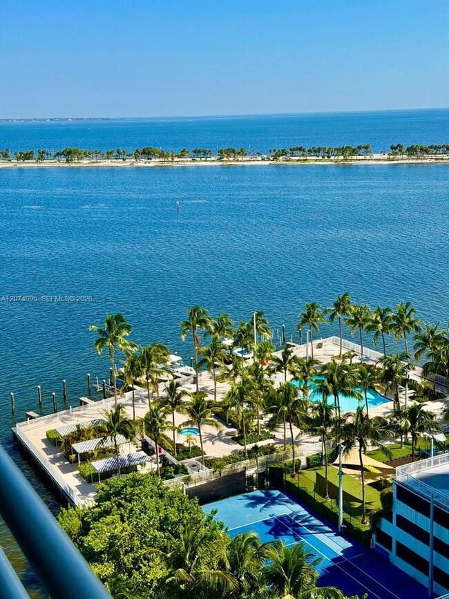 Building Photo - 2025 Brickell Ave