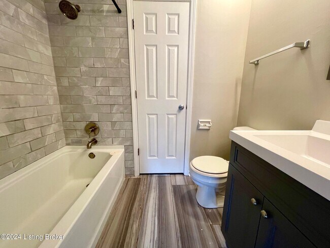 Foto del edificio - 5603 Oakridge Pl