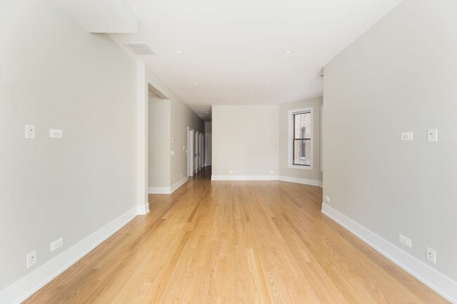 Building Photo - 3521 N Wilton Ave
