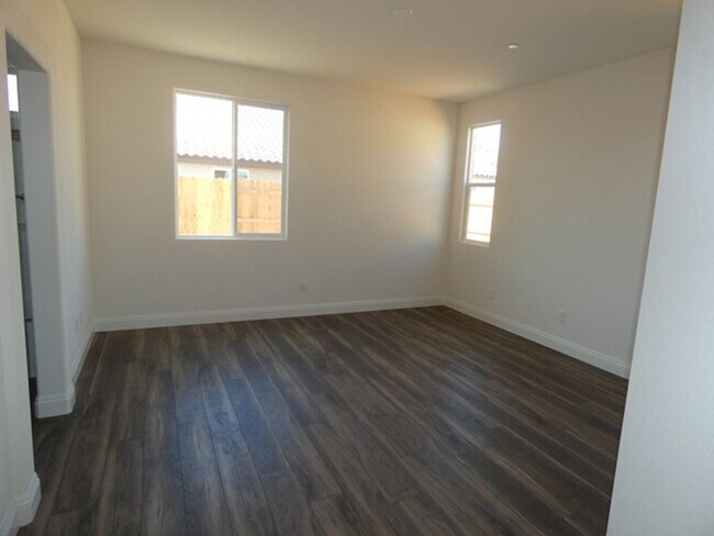 Building Photo - Beautiful Nearly New Single Level Home