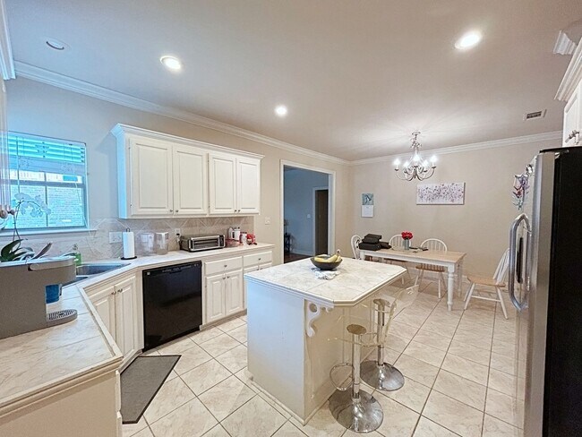 Building Photo - 3 Bedroom House in Beau Pre